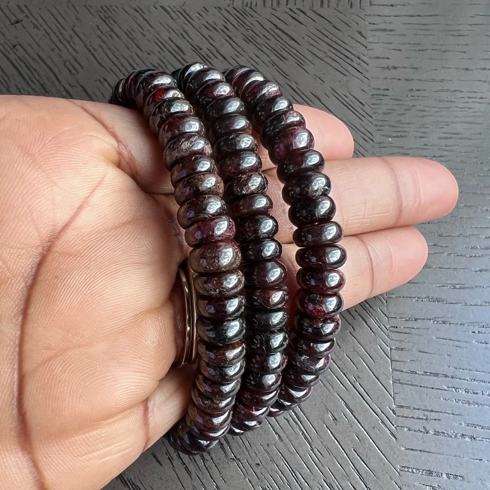 Garnet donut bracelet 6.5’ - Picture 2 of 6